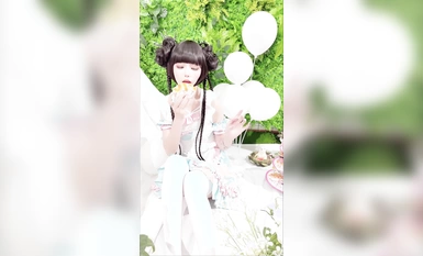 極品Cos爆機少女『喵小吉』開年新作《小吉的快樂野餐》戶外放縱美味蜜穴 超清4K原版
