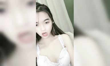 More than 80 pounds slim sister! Recently went down to the sea big scale show! Black stockings, long legs, beautiful buttocks, fake cock insertion, riding position deep penetration!