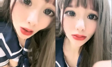 Con đĩ nổi tiếng trên mạng khiêu gợi với đôi môi đỏ mọng! Củ cà rốt dày được nhét vào lỗ và phun ra dữ dội! Đồng phục gợi cảm với dây đeo bằng lụa màu xám, bạn thân đợi cô qua điện thoại, đụ cứng từ phía sau
