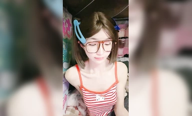 學生主播@我就是嗚崽醬 宿舍尺度福利秀 第二彈3 (3)