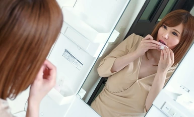 người phụ nữ trưởng thành không trang điểm