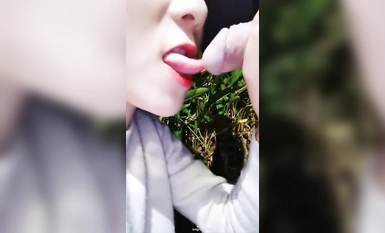 甄漂亮 學妹勾引保安大爺野戰 多場合集 (2)