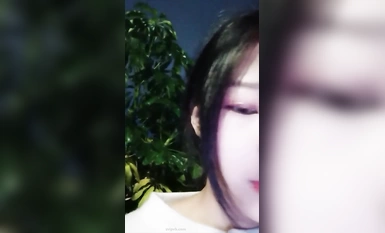 甄漂亮 學妹勾引保安大爺野戰 多場合集 (2)