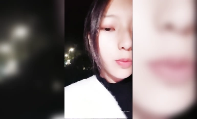 甄漂亮 學妹勾引保安大爺野戰 多場合集 (17)