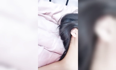 Nữ sinh xinh đẹp Zhen quyến rũ nhân viên bảo vệ trong nhiều cảnh ngoài trời (16)