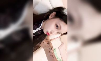 วิดีโอกลุ่มแบบชำระเงินของคนดังทางอินเทอร์เน็ตที่สวยงามเป็นพิเศษ "Treasure Girl" รั่วไหลออกมาจากอินเทอร์เน็ตและการเต้นรำเปลือยที่เย้ายวนและคร่ำครวญ Ziwei ได้รวบรวมคอลเลกชัน (3)