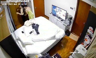 Rò rỉ mới nhất từ phòng riêng năm 2023. Hacker bẻ camera và quay lén nhiều lần việc thay đồ, tắm trong nhà vệ sinh ký túc xá của gia đình (38)