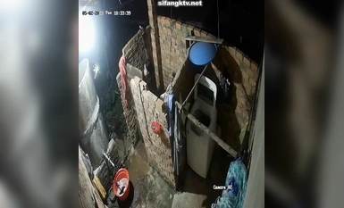 私房最新流出2023 ハッカーがカメラをクラックして複数の家族寮のトイレの着替えや入浴を盗撮 (22)