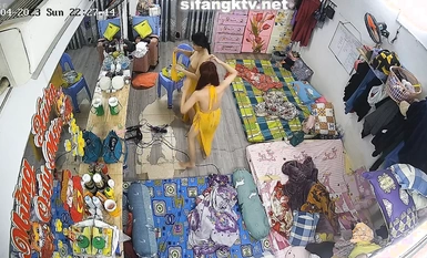 Ang pinakabagong pagtagas mula sa isang pribadong silid noong 2023. Sinira ng mga hacker ang camera at lihim na kinunan ng video ang pagpapalit ng damit at pagligo sa banyo ng dormitoryo ng pamilya sa maraming pagkakataon (1)