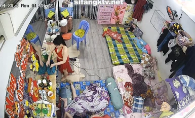 Vụ rò rỉ mới nhất từ phòng riêng năm 2023. Hacker bẻ camera và quay lén nhiều lần việc thay quần áo, tắm trong phòng tắm của ký túc xá gia đình (3)