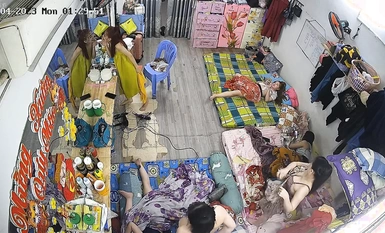 Vụ rò rỉ mới nhất từ phòng riêng năm 2023. Hacker bẻ camera và quay lén nhiều lần việc thay quần áo, tắm trong phòng tắm của ký túc xá gia đình (3)