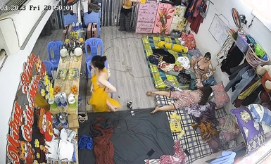 Pinakabagong pagtagas mula sa mga pribadong silid noong 2023. Sinira ng mga hacker ang camera at lihim na kinukunan ang pagpapalit at pagligo sa mga banyo ng dormitoryo ng pamilya sa maraming pagkakataon (7)