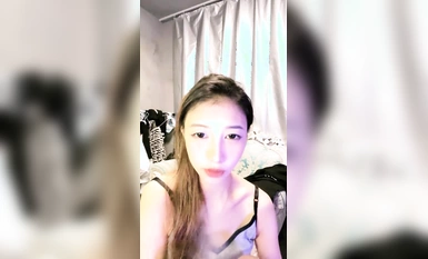 野外直播~【小尾巴】，今年最棒的戶外車震~女主很漂亮，更刺激的性愛，騷貨很容易被滿足 (9)