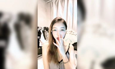 野外直播~【小尾巴】，今年最棒的戶外車震~女主很漂亮，更刺激的性愛，騷貨很容易被滿足 (6)