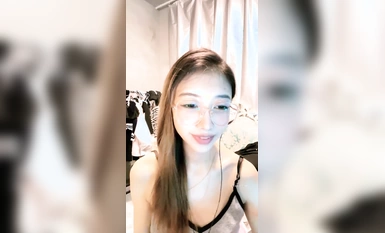 野外直播~【小尾巴】，今年最棒的戶外車震~女主很漂亮，更刺激的性愛，騷貨很容易被滿足 (6)