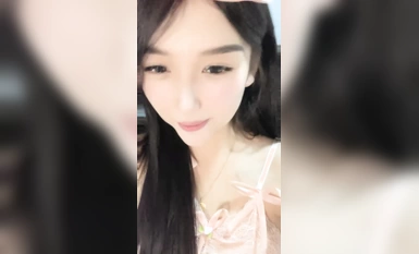 最近最も輝いている新星、豚を盗むは、長い脚を持つ清楚な女神で、花のように美しく、マンコにニンジンを詰め込み、超刺激的な時間を過ごす (2)