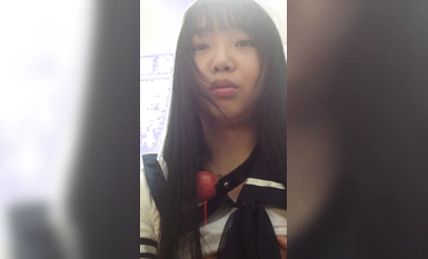 露臉才是王道！藝校清純大眼睛可愛小姐姐黑歷史被曝光第二段~生活中漂亮床上秒變母狗大玩SM調教 (4)