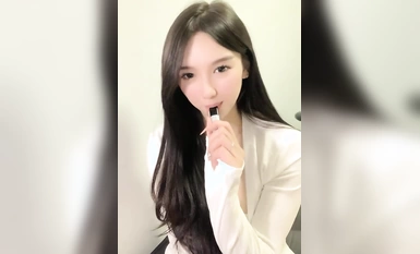 Ngôi sao mới tỏa sáng nhất thời gian gần đây [Trộm lợn], nữ thần thanh tú với đôi chân dài và ngoại hình xinh đẹp nhét cà rốt vào âm hộ, siêu thú vị (1)