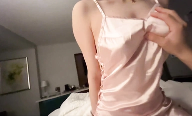 25歲女同事出差半夜進我房間