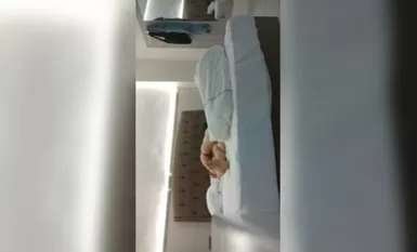 网恋奔现，极品小少妇返场，第二炮，真是完全坠入爱河了，相拥舌吻含情脉脉，模特身材放纵一下午