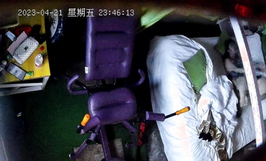 2023-4月新流出酒店近景偷拍 巨乳圓臉可愛女生和男友在情趣炮椅上啪啪