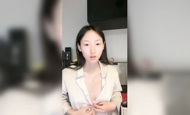 学生のお姉さん、小道具でオナニー、そう！