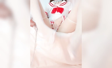 桃桃醬系列（50）值138元 紅白狗鏈半透明水手服 揉胸雙手指插入 銷魂呻吟 原版高清2