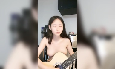 学生のお姉さん、小道具でオナニー、そう！