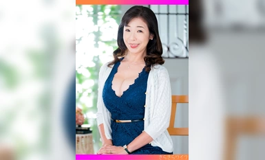Hãy làm bất cứ điều gì bạn muốn với bộ ngực quả lê quyến rũ của người vợ 50 tuổi! Một vụ kem con thú dâm đãng đầy ham muốn