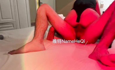 性愛大神『醉奶逃逸』高價性愛私拍 各種情趣套裝多人亂交 解鎖N種體位 第一季 超清 (1)