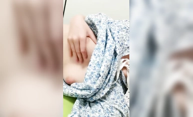 新人~正宗學生妹【清純少女可可醬】極品美乳~，露臉一看是真年輕，清純外表，掩蓋不住好身材，小騷逼 (6)