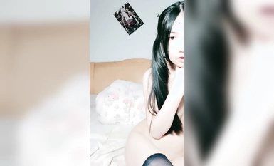 海へ来た新人女子校生、【18歳のローローお姉さん】、うわぁ、このおっぱいすごい (1)