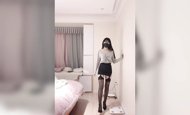 [ซีรีย์ถ่ายทอดสด] คอลเลคชั่นใหม่ล่าสุดของสาวแว่นสุดฮอตที่ทำทุกอย่างเพื่อให้เธอเซ็กซี่ (7)