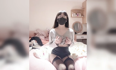 [ซีรีย์ถ่ายทอดสด] คอลเลคชั่นใหม่ล่าสุดของสาวแว่นสุดฮอตที่ทำทุกอย่างเพื่อให้เธอเซ็กซี่ (7)
