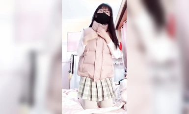 [直播系]悶騷的眼鏡妹 各種自插 騷氣上天最新合集 (13)