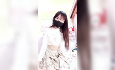 [直播系]悶騷的眼鏡妹 各種自插 騷氣上天最新合集 (13)