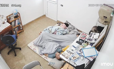 6.3 แฮกเกอร์เปิดกล้องที่บ้านและแอบถ่ายลูกสะใภ้ของฉันหลังจากที่เธอไปเข้าห้องน้ำในช่วงพักเที่ยง สามีของเธอถอดกางเกงออกและเย็ดเธอขณะที่ลูกชายของเธอนอนอยู่ข้างๆ เธอเหมือนสุนัขที่ตายแล้ว