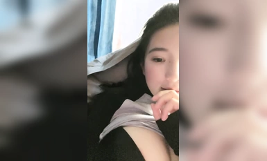 Sophomore student girl! A beautiful dormitory girl playing seduction! Top body, super cute buns, soft tits, fat pussy for the camera, rubbing her pussy!