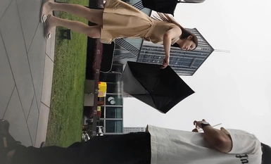 The god netroots red card place tailing sneak shot beauty under the skirt scenery yellow dress super quality temperament beauty hair leak out especially more, white thong pants
