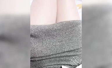 "Shocking Benefits㊙️Super☛Incest" May isang bihirang orihinal na babaeng dyosa na puro hitsura at incest sa loob sinadya niyang lasingin ang kanyang kapatid at sinamantala ang pagkakataong makahiga sa kanyang kama (3)