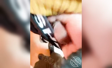 《震撼福利㊙️超強☛亂倫》少有原創女大神外純內騷喜歡亂倫~特意把哥哥灌醉趁機鑽進他的被窩 (2)