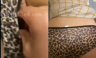 《震撼福利超強亂倫》真實原創大神記錄與哺乳期大奶大屁股親嫂子偸情的日子~趁著哥哥不在家和嫂子大玩性愛 (1)