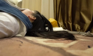 八月最新迷玩震撼福利私房售價170元MJ二人組迷玩雲南90後清純妹子岳X如捆綁倒立抽插各種方位角度拍特寫2 (1)