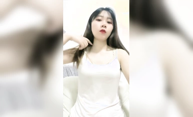 極品大學生，【蔓蔓】，暑期實習，兼職文員，下班了到公廁尿尿，停車場無人處自慰，玩得就是 (1)