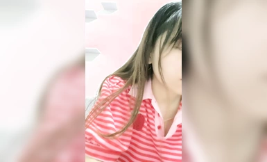 極品大學生，【蔓蔓】，暑期實習，兼職文員，下班了到公廁尿尿，停車場無人處自慰，玩得就是 (2)