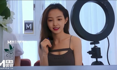 Kisah bilik siaran langsung Zhang Ruonan