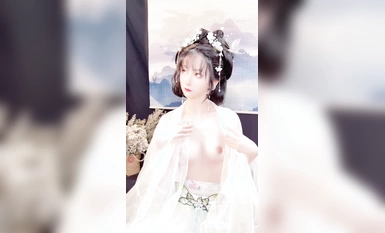 【高端絕美❤️私拍】超火爆網紅喵小吉黃金拍檔金魚kinngyo新作《蒼梧瑤》畫風美到爆炸 酥乳小穴誘人至極 (1)