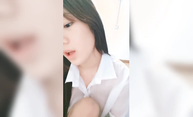 跟牛奶一樣的白漿見過嗎？【湖南甜甜】，新人，清純漂亮的19歲學生妹，真趕上了排卵期，這也太多了(1)