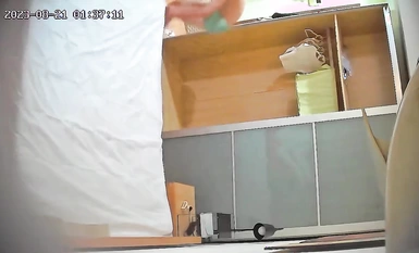 2023-8-20New streaming aparthotel sneak peek ❤️Chat topic is very interesting young couple open room consecutively fuck several shots.