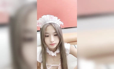 Cô nàng sinh viên năm nhất trường siêu dễ thương và ngây thơ (4)